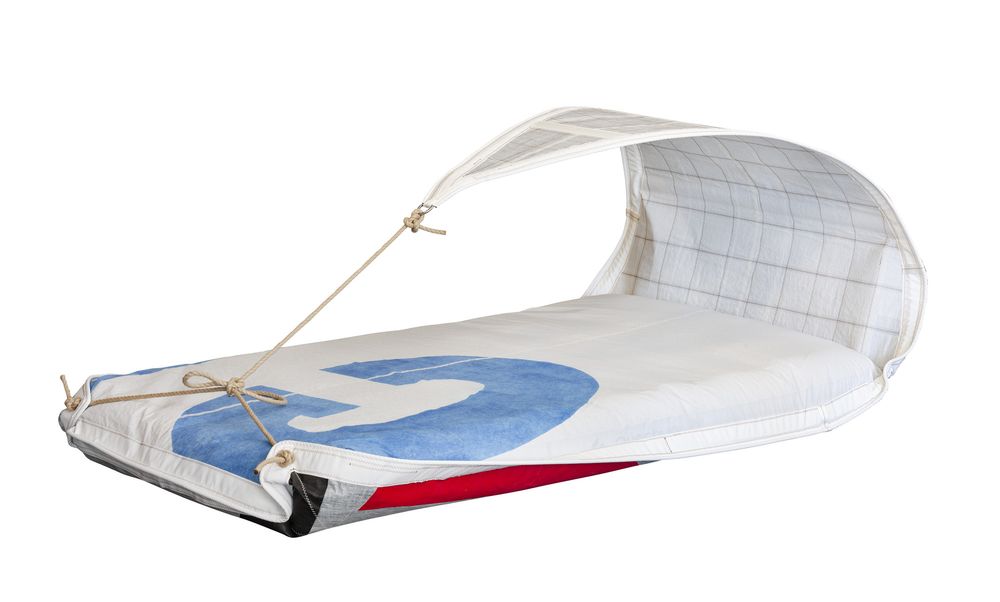 Outdoor pools - VAURIEN floating lounger - DVELAS