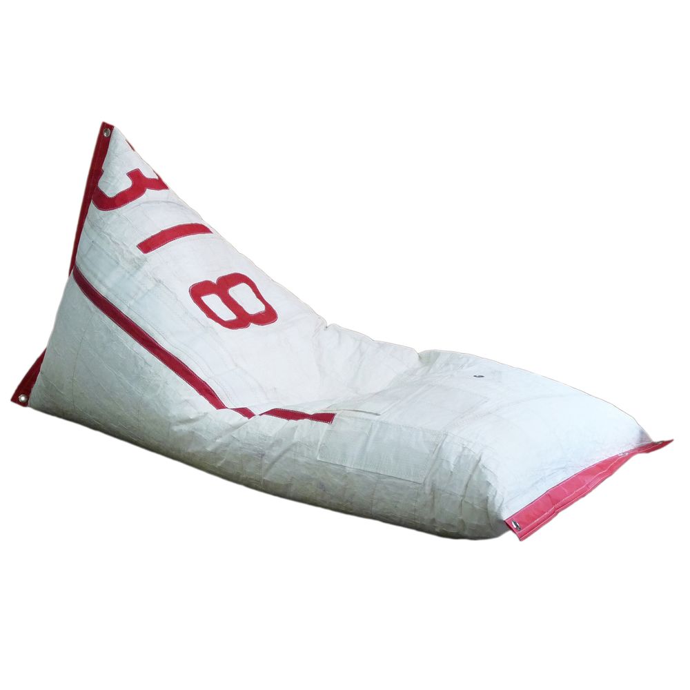 Lounge chairs for hospitalities & contracts - CHESLÓN bean bag - DVELAS