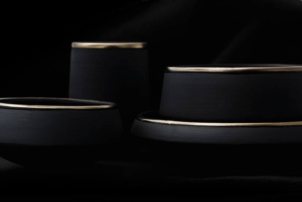 Platter and bowls - Eclipse GOLD tableware  - VAIDAVA CERAMICS