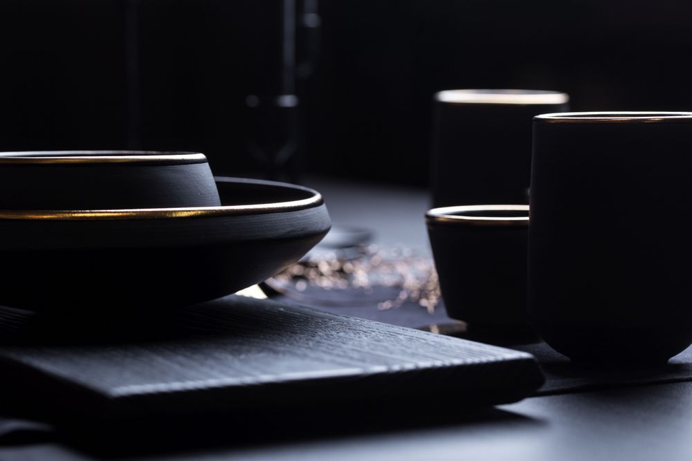 Platter and bowls - Eclipse GOLD tableware  - VAIDAVA CERAMICS