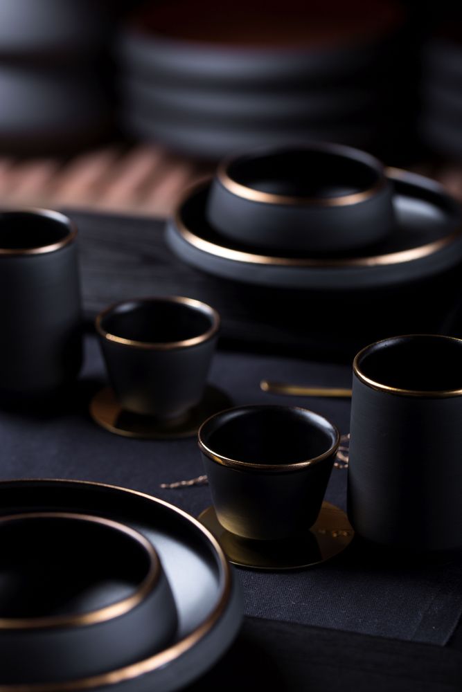 Platter and bowls - Eclipse GOLD tableware  - VAIDAVA CERAMICS