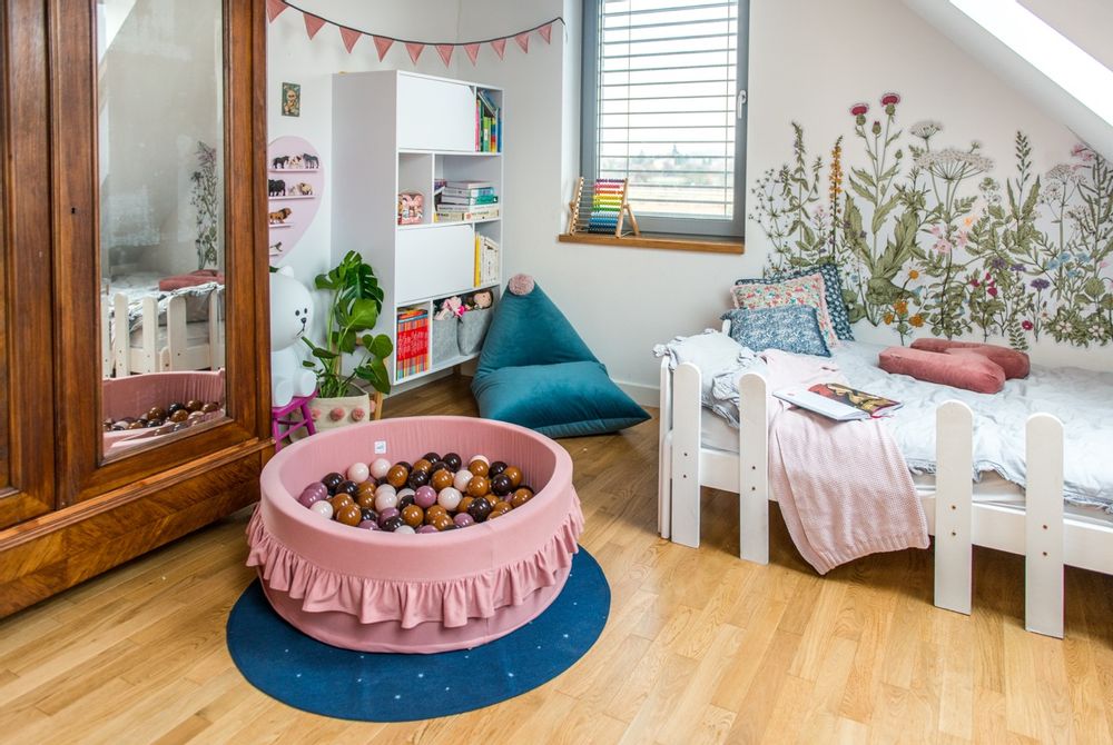 Soft toy - Ball pit with garland/ frill- Boho Collection - MINIBE