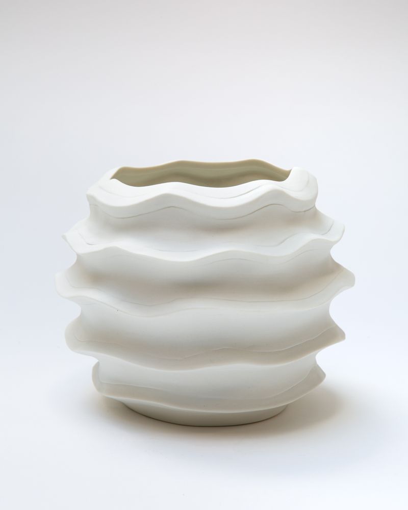 Vases - Vase blanc AYA en biscuit de porcelaine H=14cm, D=17cm. - YLVAYA DESIGN