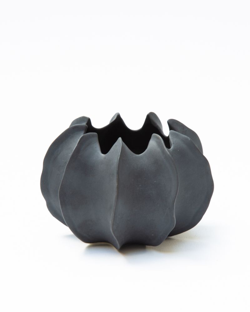 Vases - Vase VAYA black, en biscuit de porcelaine D10cm, H6,5cm - YLVAYA DESIGN