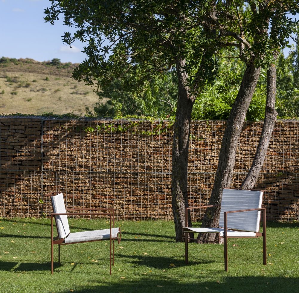 Lounge chairs for hospitalities & contracts - YOLA armchair - DVELAS