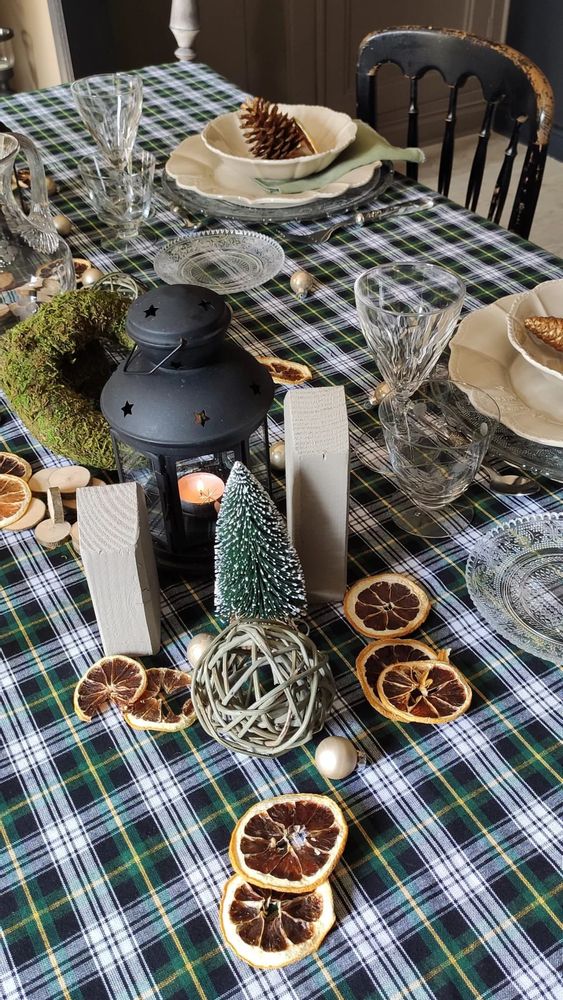 Cadeaux - C'est deja Noël . Les nappes à carreaux - ATELIER COSTÀ