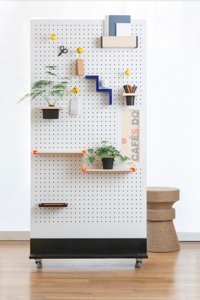 Aménagements pour bureau - Panneau Perforé aux Mille Usages - MOBILIER UPCYCLÉ BY LES CANAUX