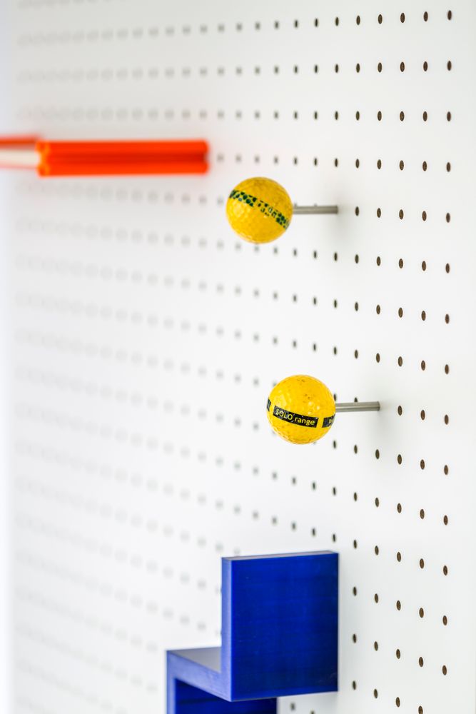 Aménagements pour bureau - Panneau Perforé aux Mille Usages - MOBILIER UPCYCLÉ BY LES CANAUX