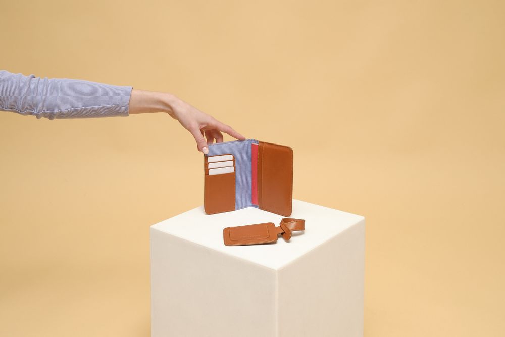 Leather goods - Passport Organizer and luggage tag - LOST & FOUND ACCESSOIRES