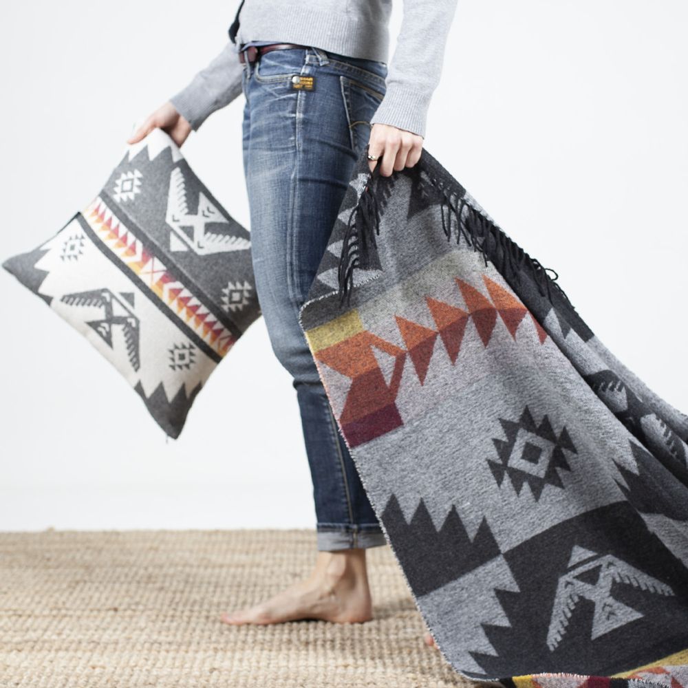 Plaids - COUVERTURES - BLANKETS OF THE WORLD