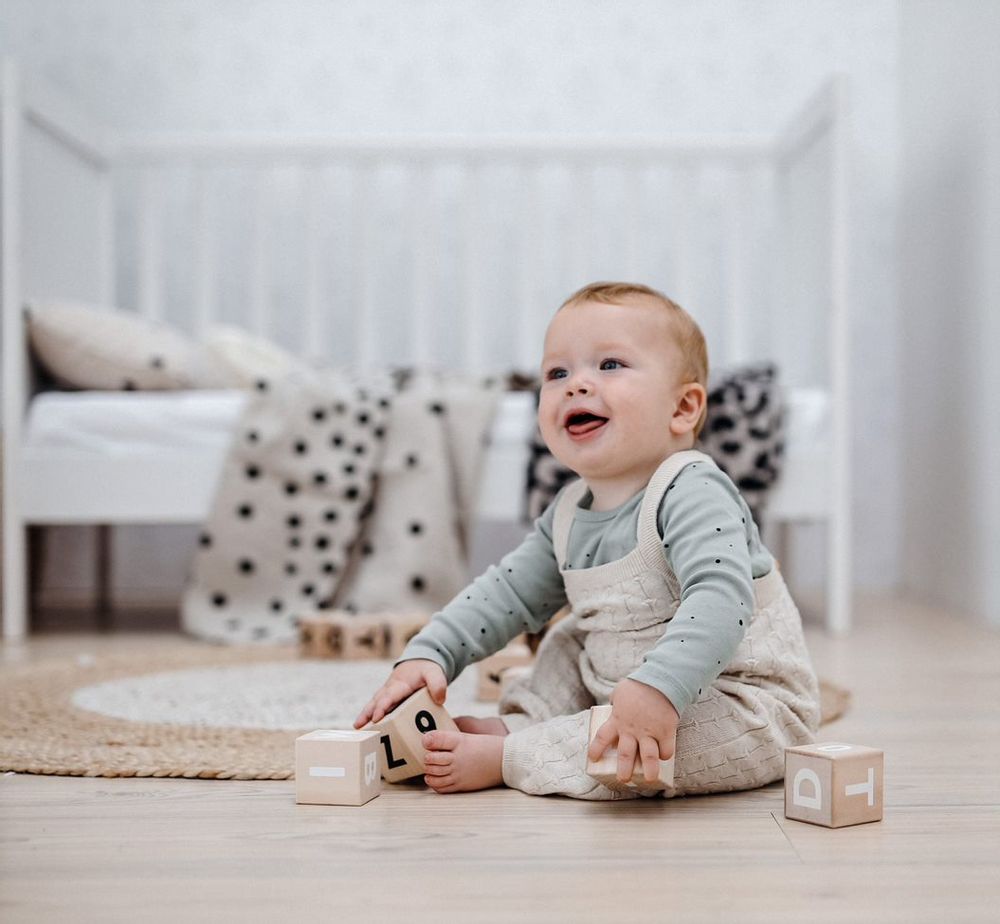 Jouets enfants - Alphabet Blocks - Dix blocs alphabet en bois dans un sac en lin de coton - OOH NOO
