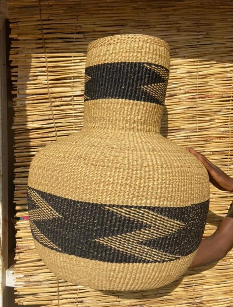 Unique pieces - Natural and black long neck basket - MALKIA HOME