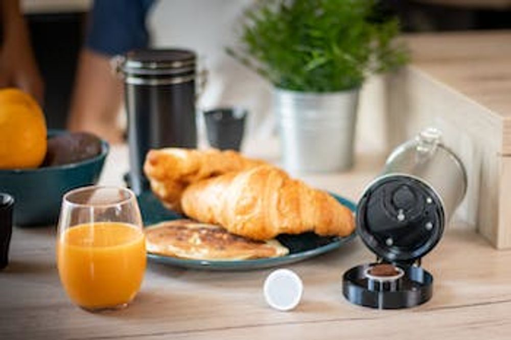 Tea and coffee accessories - The CAPS ME box - compatible Nespresso reusable capsules - CAPS ME