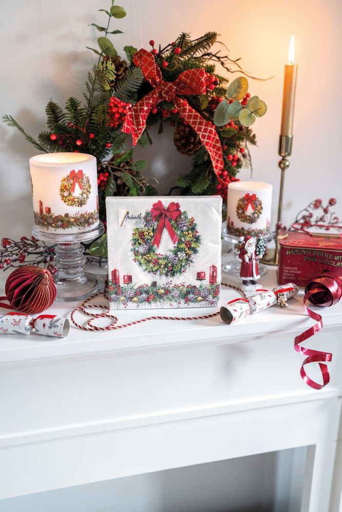 Gifts - Bow on Wreath - traditional Christmas series - AMBIENTE EUROPE BV