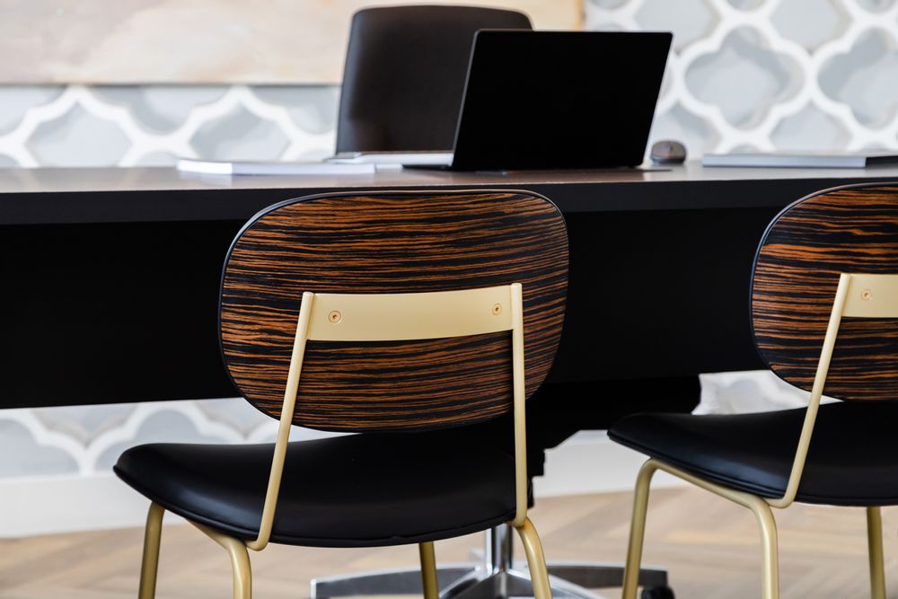Armoires de bureau - Chaise Esco doré - ébène - ARIANESKÉ