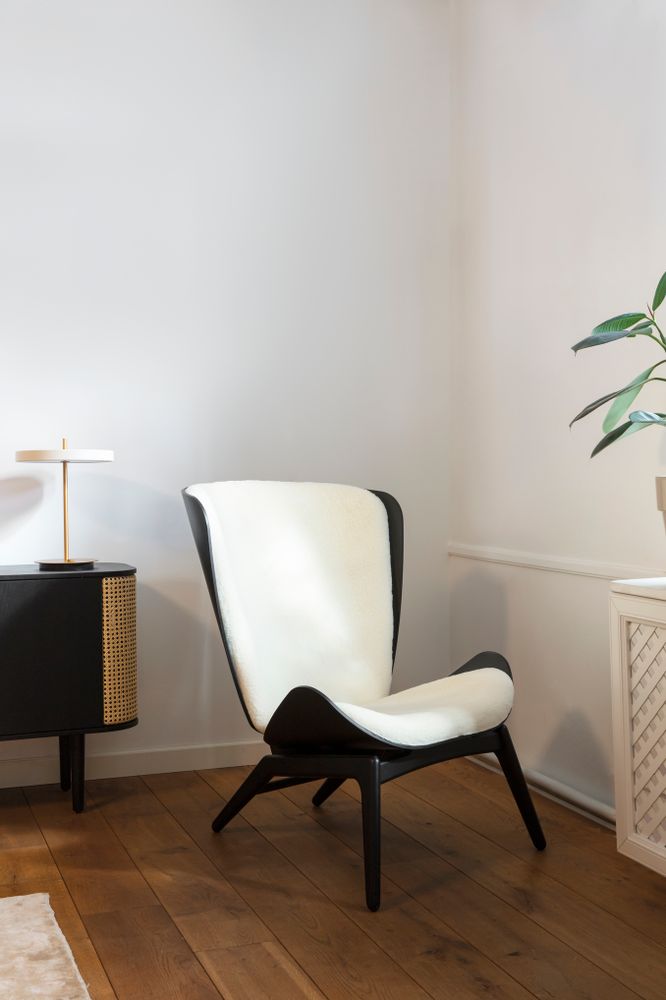 Decorative objects - The Reader | Wing Chair - UMAGE