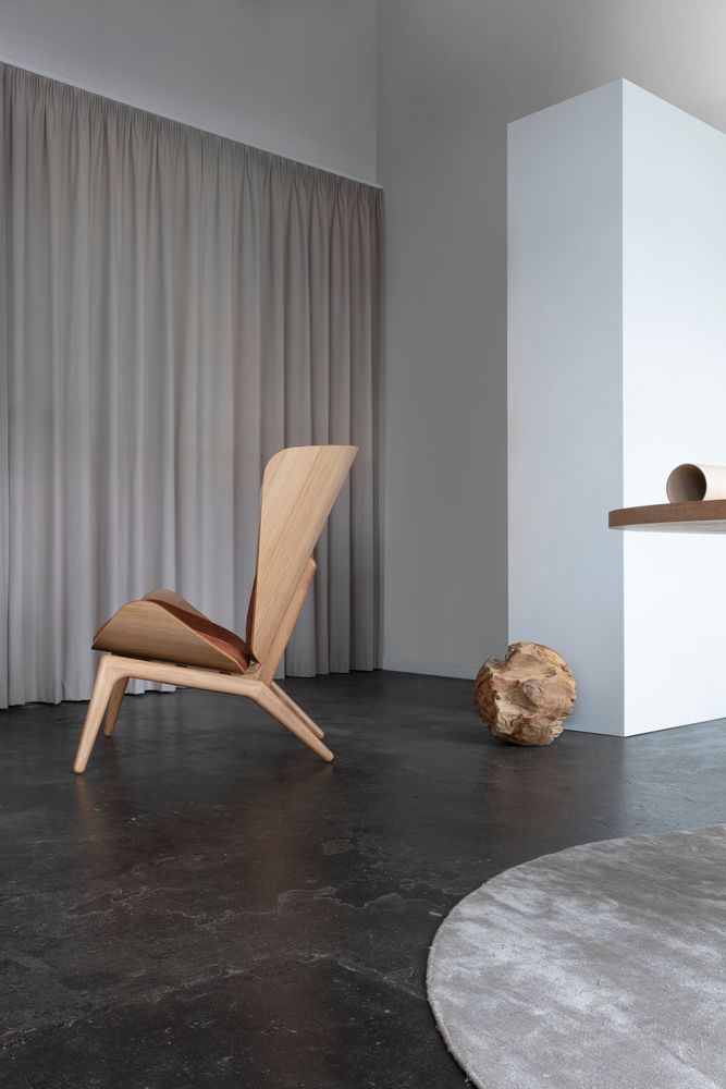 Decorative objects - The Reader | Wing Chair - UMAGE