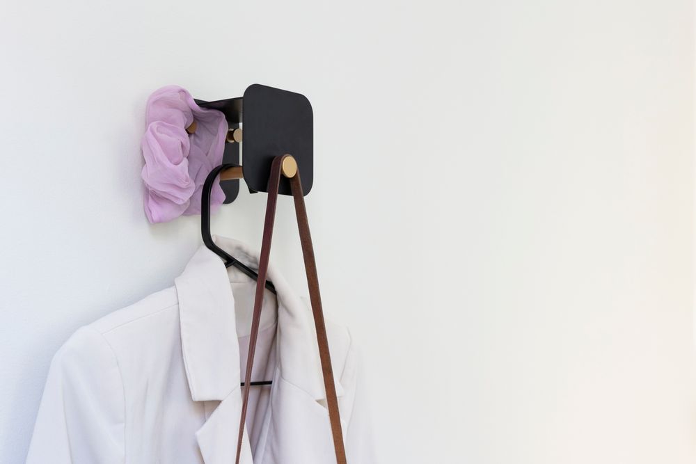 Wardrobe - Hang In There| wall hanger - UMAGE