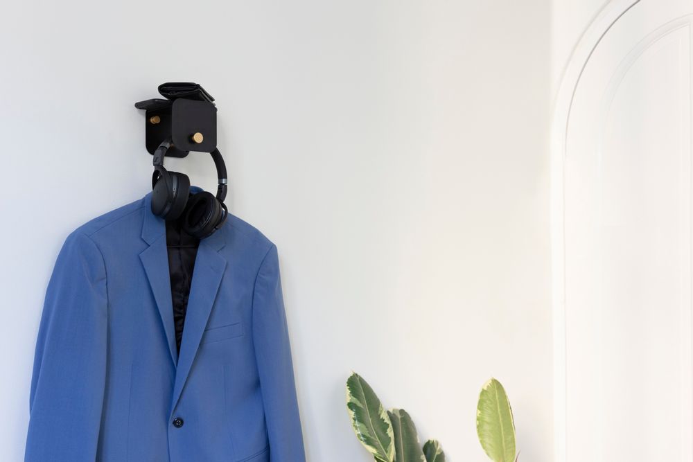Wardrobe - Hang In There| wall hanger - UMAGE