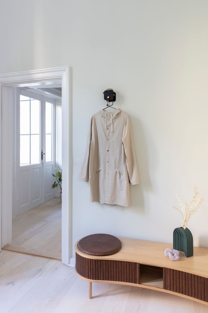 Wardrobe - Hang In There| wall hanger - UMAGE