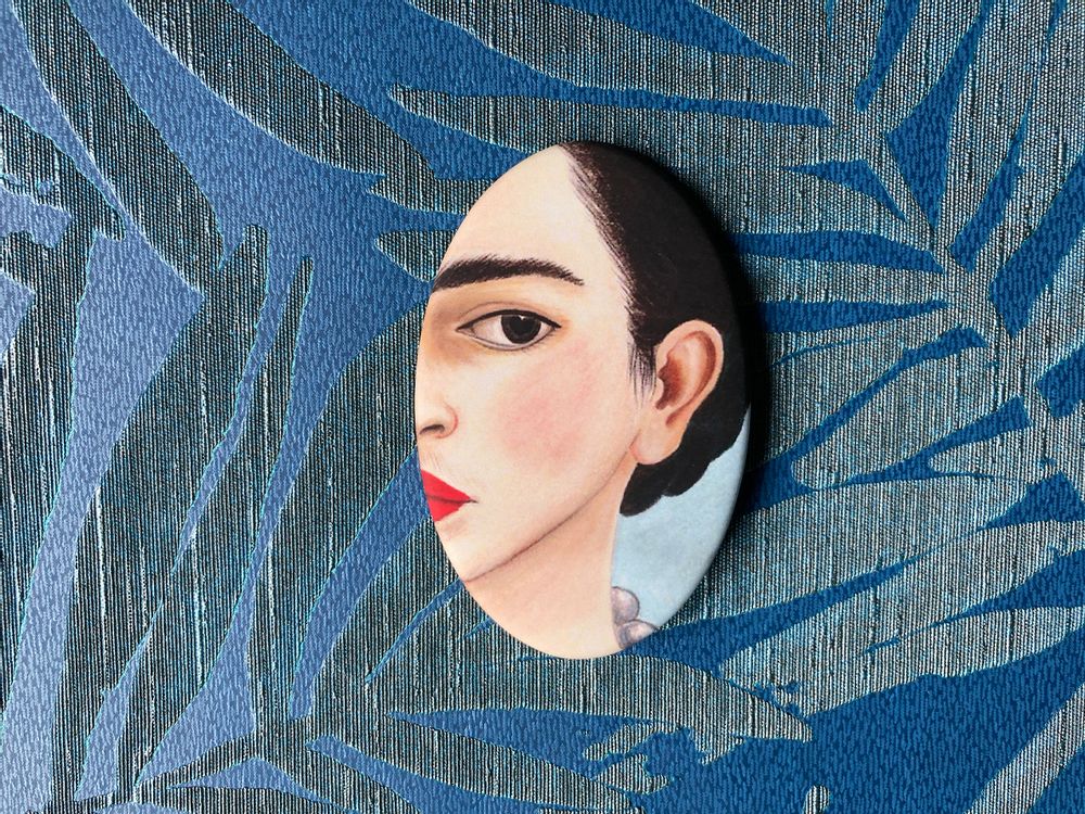Bijoux - Broches culturelles & son e-book écrit et audio L'accroche-coeur - L'ART DANS LA PEAU
