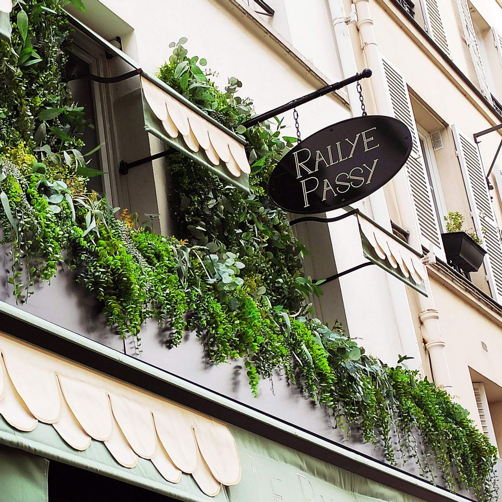 Customizable objects - Enameled signboards on gallows - PLOMEÏS