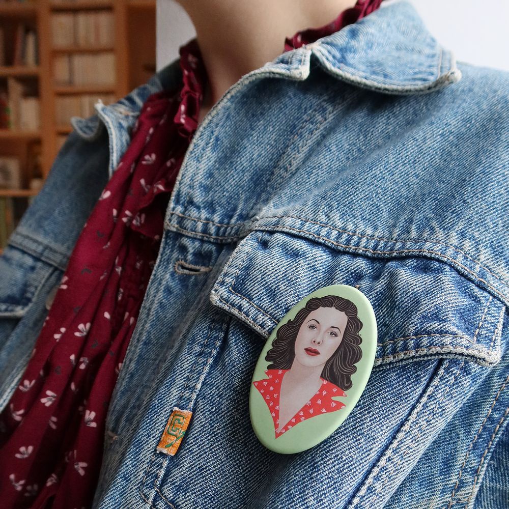 Bijoux - Broches culturelles & son e-book écrit et audio L'accroche-coeur - L'ART DANS LA PEAU