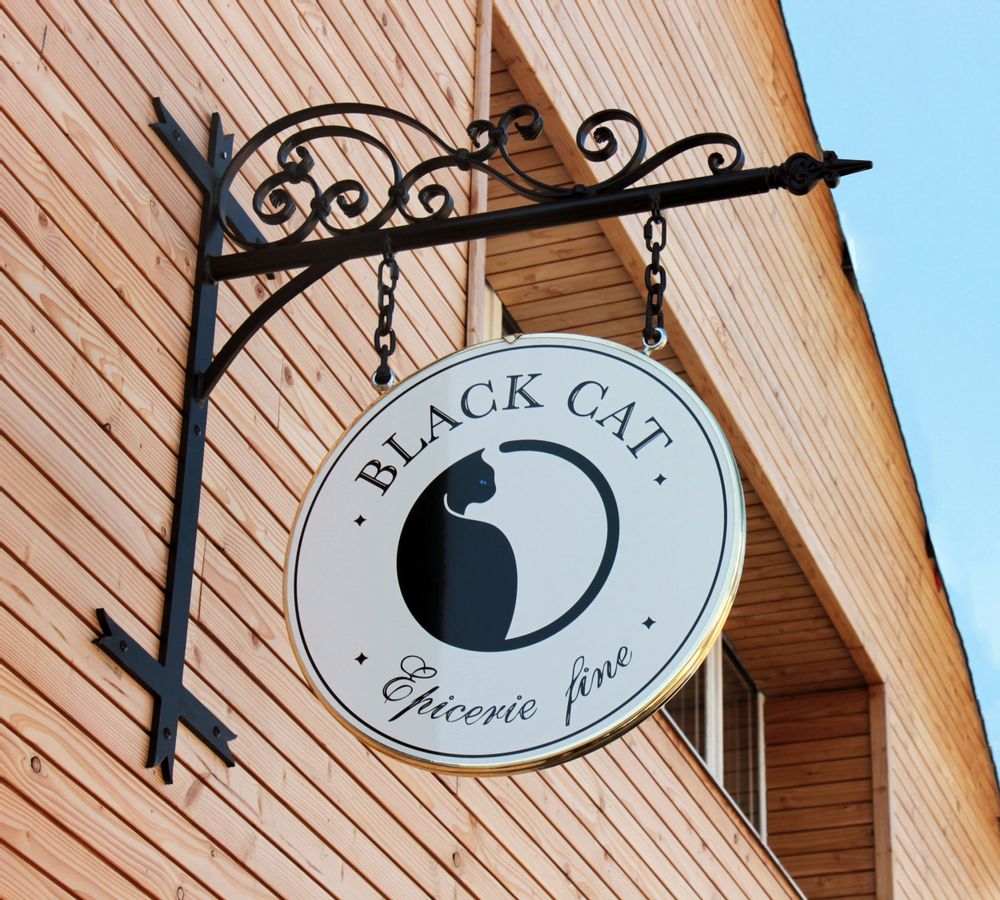 Customizable objects - Enameled signboards on gallows - PLOMEÏS