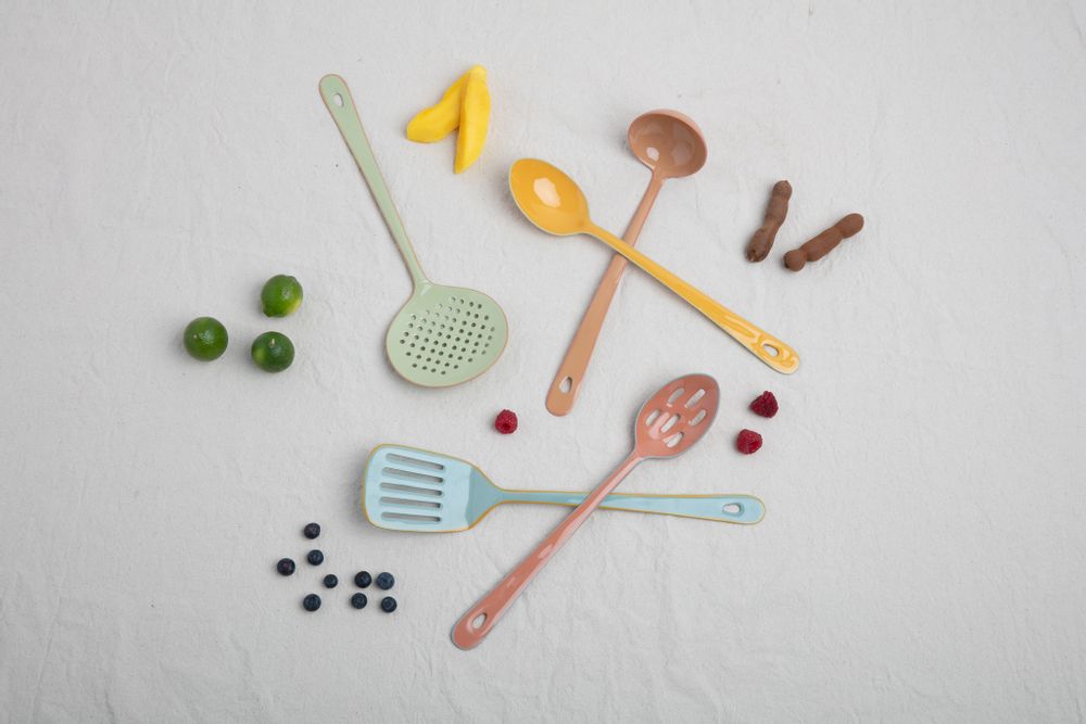 Couverts & ustensiles de cuisine - Ustensiles en émail coloré - BE HOME