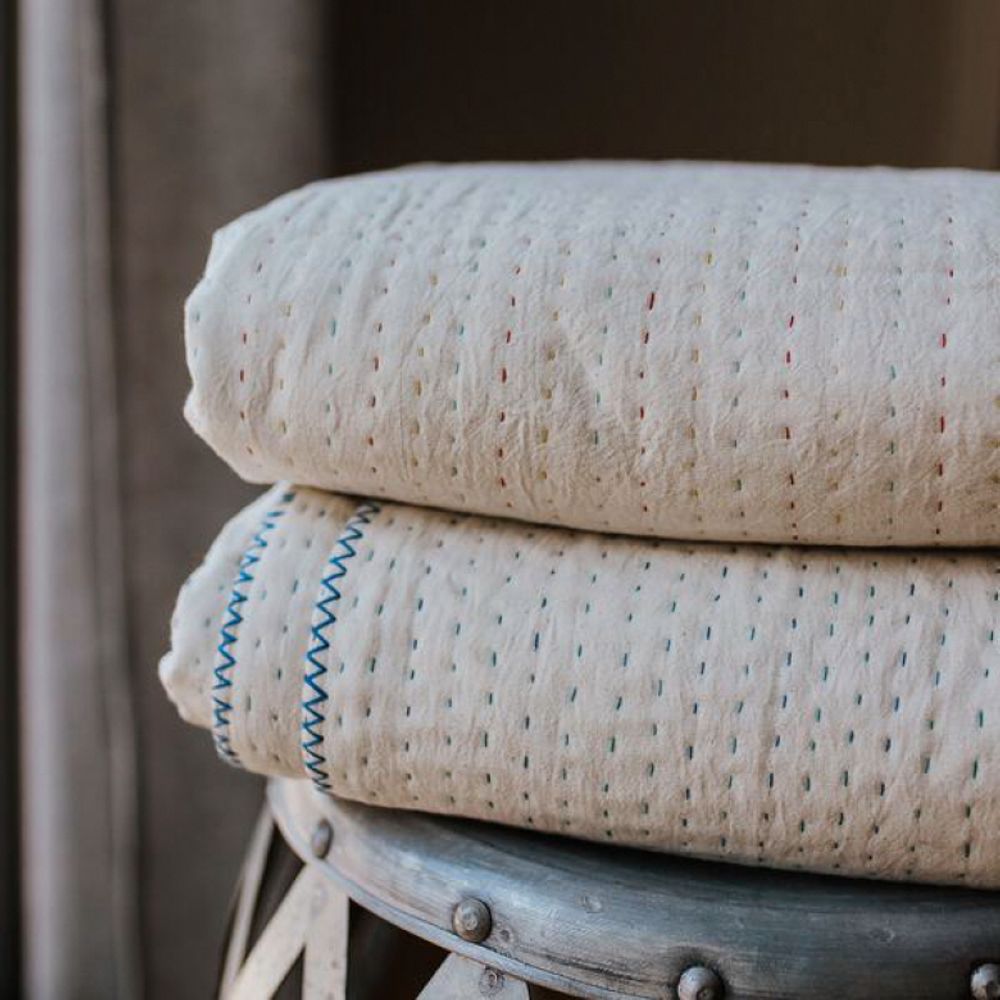 Throw blankets - Natural Kantha Throw. - BASHA BOUTIQUE