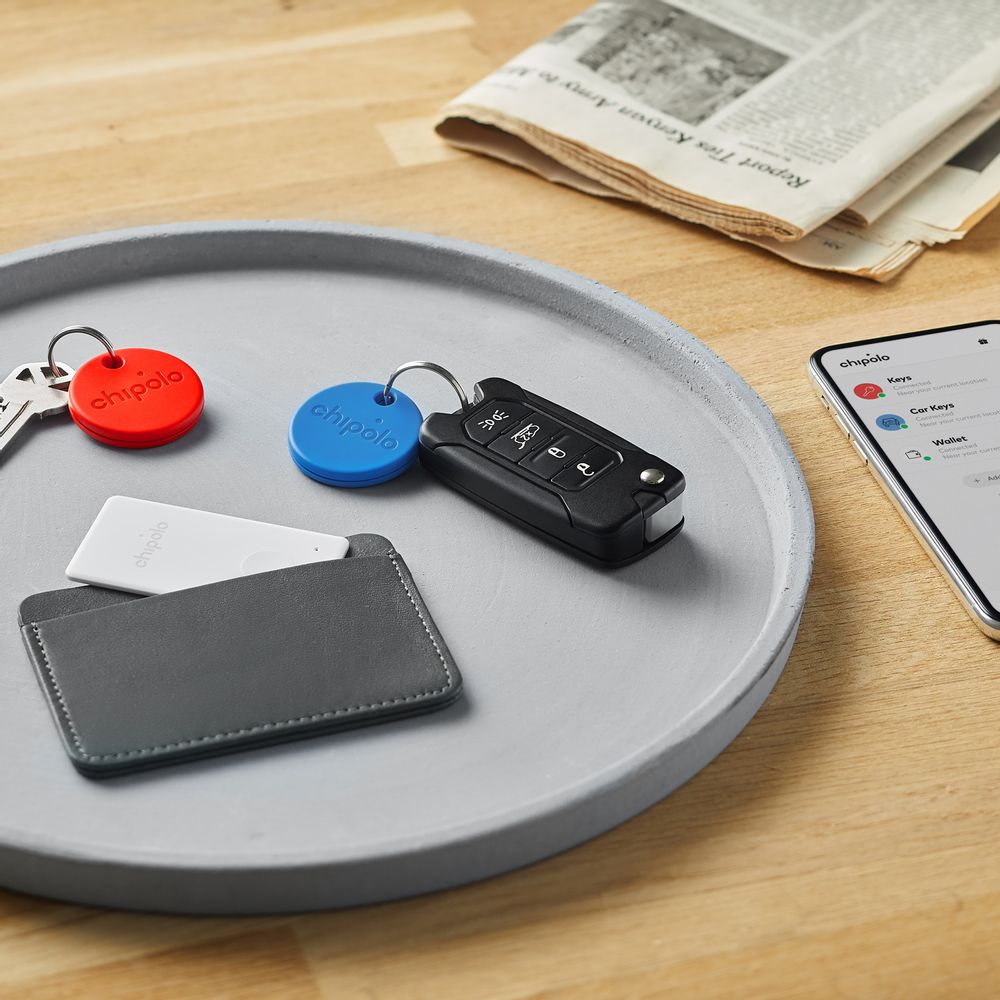 Travel accessories - Chipolo ONE and Chipolo CARD products - CHIPOLO