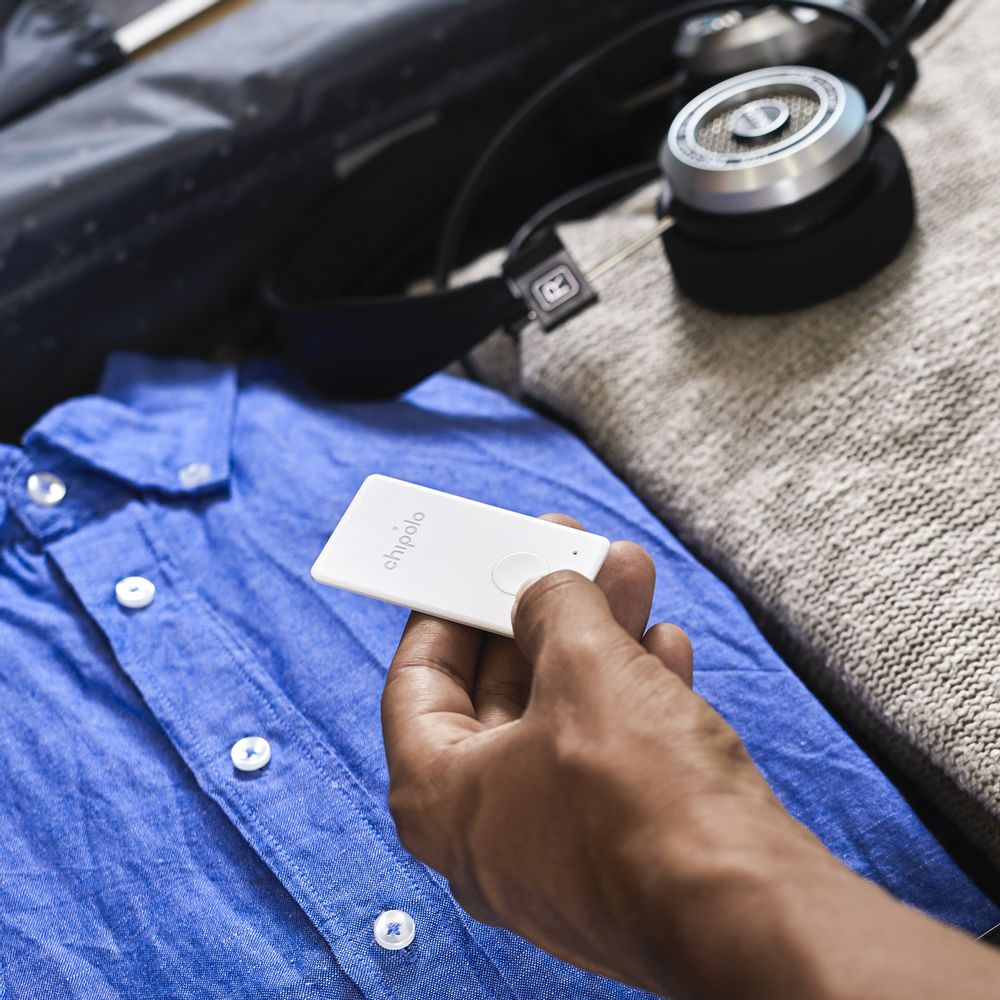 Travel accessories - Chipolo ONE and Chipolo CARD products - CHIPOLO