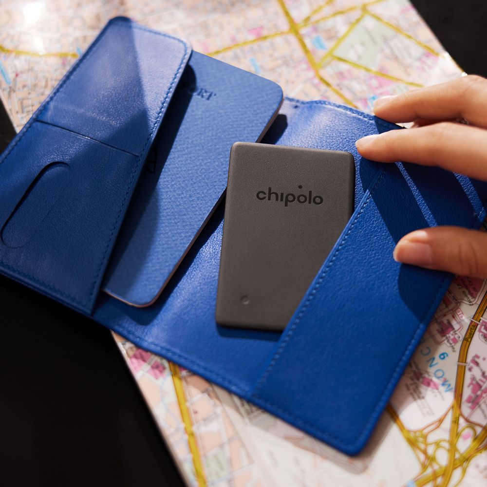 Travel accessories - Chipolo ONE Spot and Chipolo CARD Spot - CHIPOLO