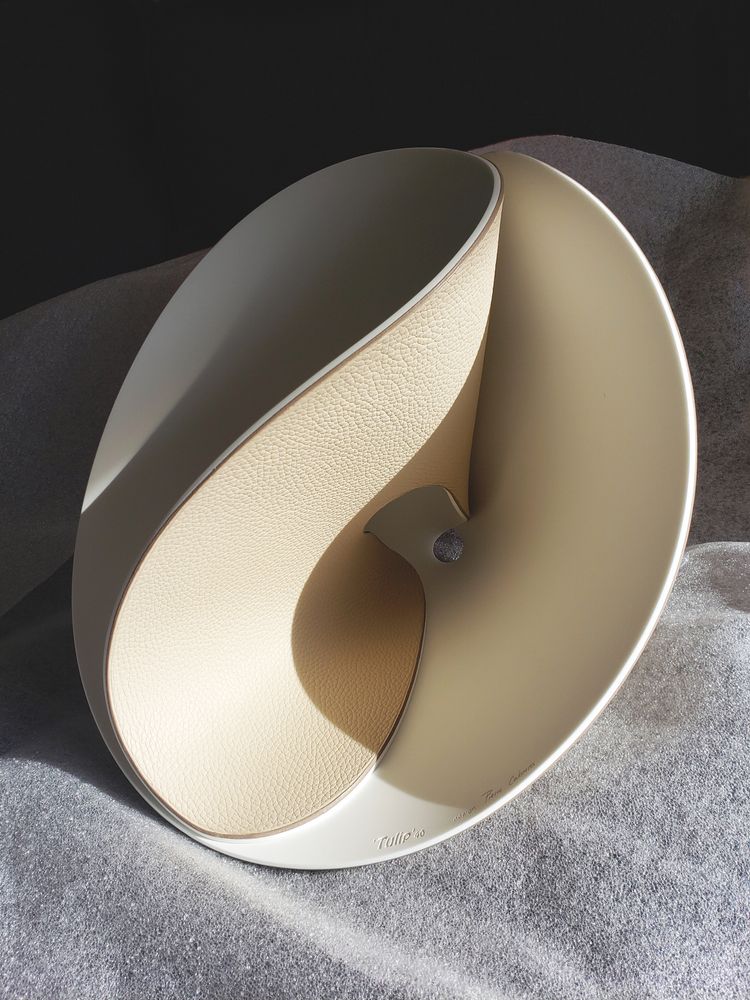 Accessoires pour le vin - Tulip Cuir - PIERRE CABRERA D E S I G N E R