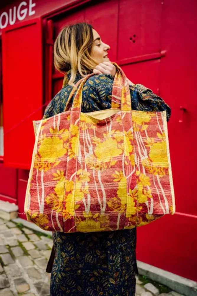 Bags and totes - VINTAGE KANTHA MARKET BAG - CURIOSITY LAB
