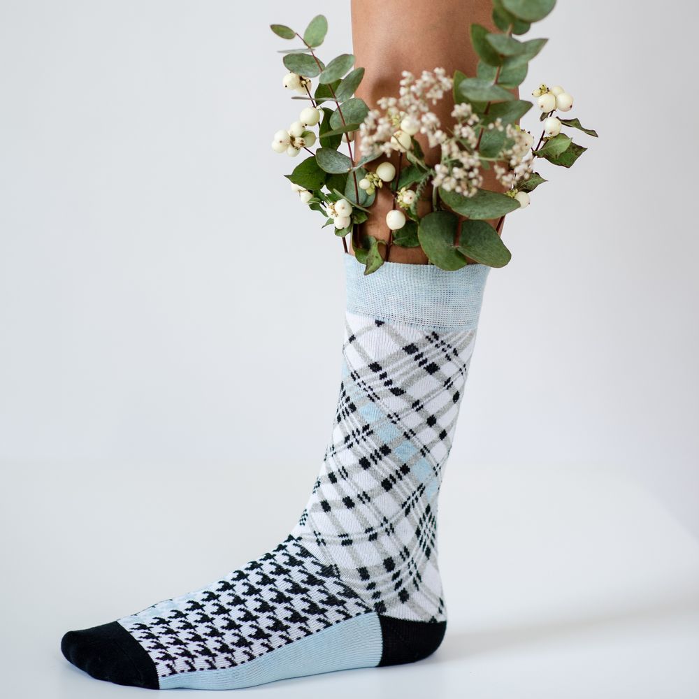 Chaussettes - UKAI EST UNE MARQUE D'ACCESSOIRES DE MODE INNOVANTE ET CIRCULAIRE QUI AIDE À RÉCUPÉRER LES DÉCHETS DE NOTRE PLANÈTE - ŪKAI