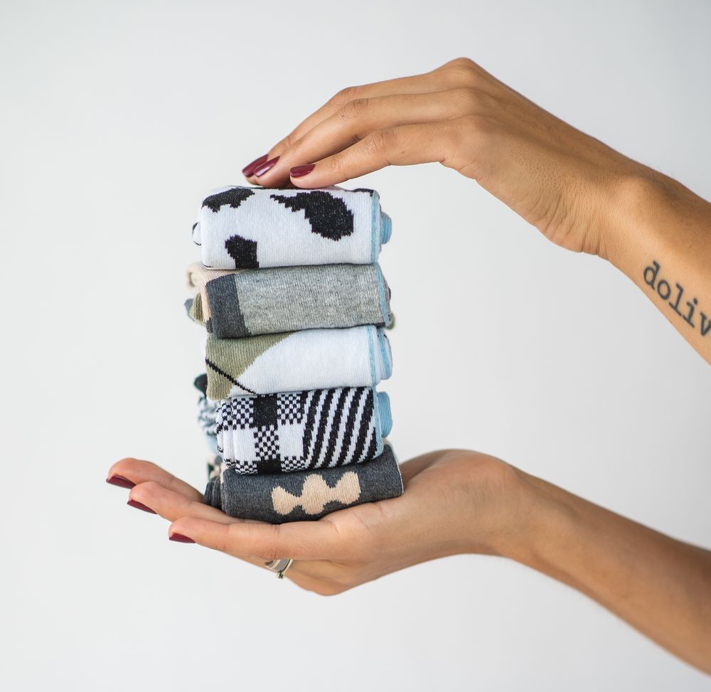 Chaussettes - UKAI EST UNE MARQUE D'ACCESSOIRES DE MODE INNOVANTE ET CIRCULAIRE QUI AIDE À RÉCUPÉRER LES DÉCHETS DE NOTRE PLANÈTE - ŪKAI