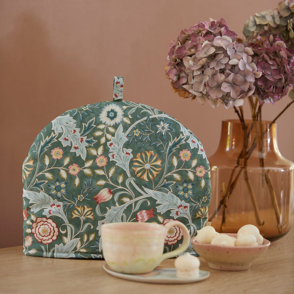 Customizable objects - Teacosies in original William Morris prints from Morris & Co - SPLIID