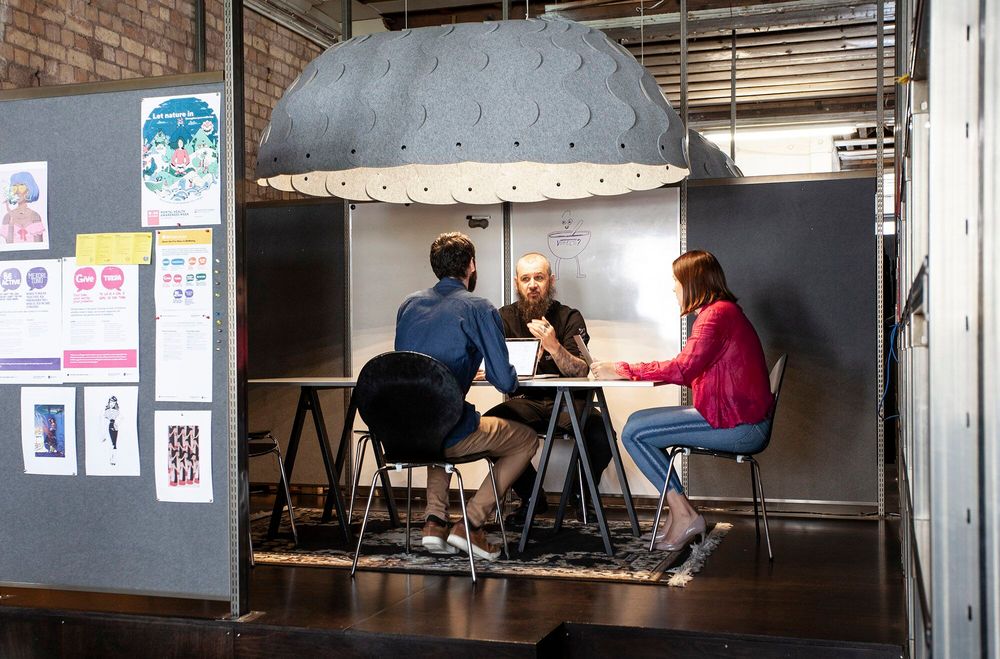 Office design and planning - Acoustic Pendant Lighting : Lamp HUSH - MOAROOM - DAVID TRUBRIDGE