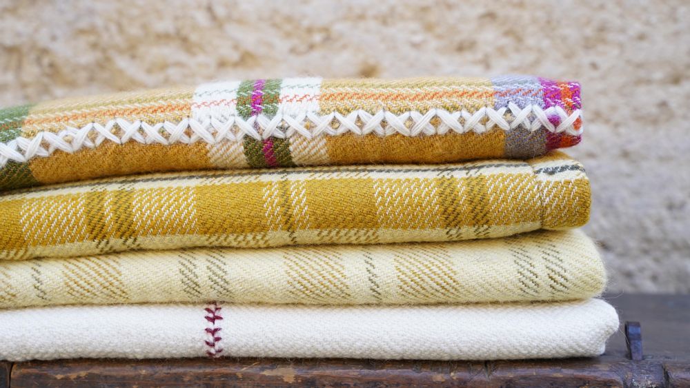 Cushions - DORJIBI THRA SAR KC throw and cushion - BHUTAN TEXTILES