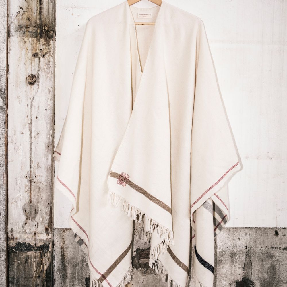 Prêt-à-porter - PONCHO LORIGA IN 50% ORGANIC WOOL/50% ORGANIC COTTON - SCHOOLOFLIFEPROJECTS