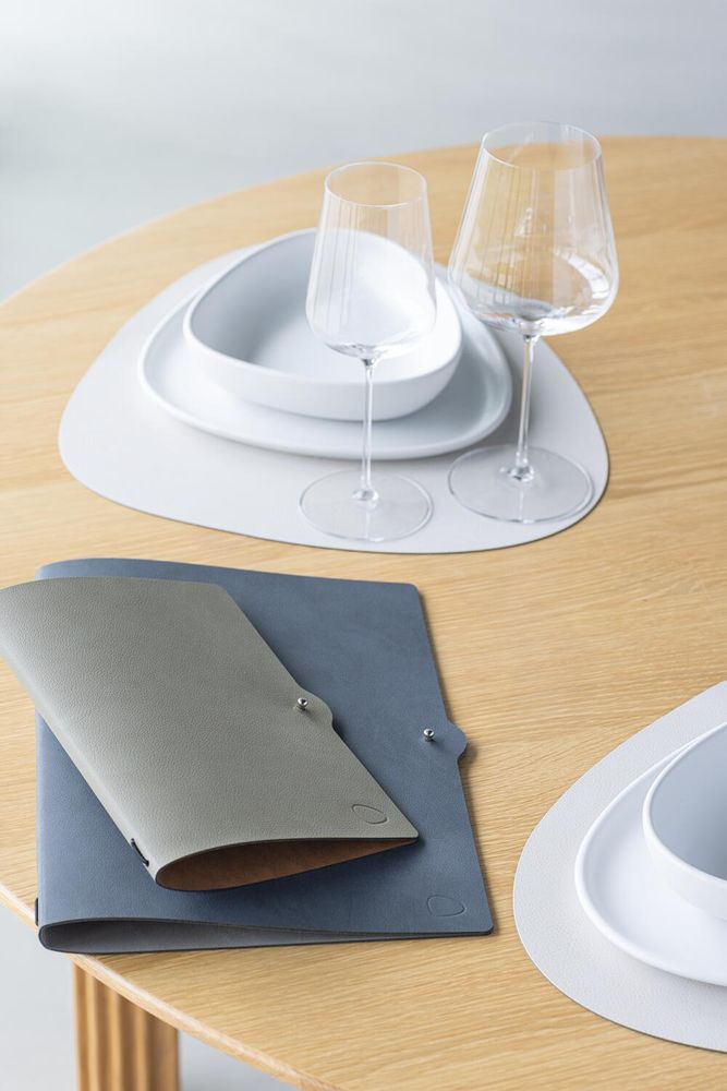 Services - MENU & WINE CARDS - LIND DNA