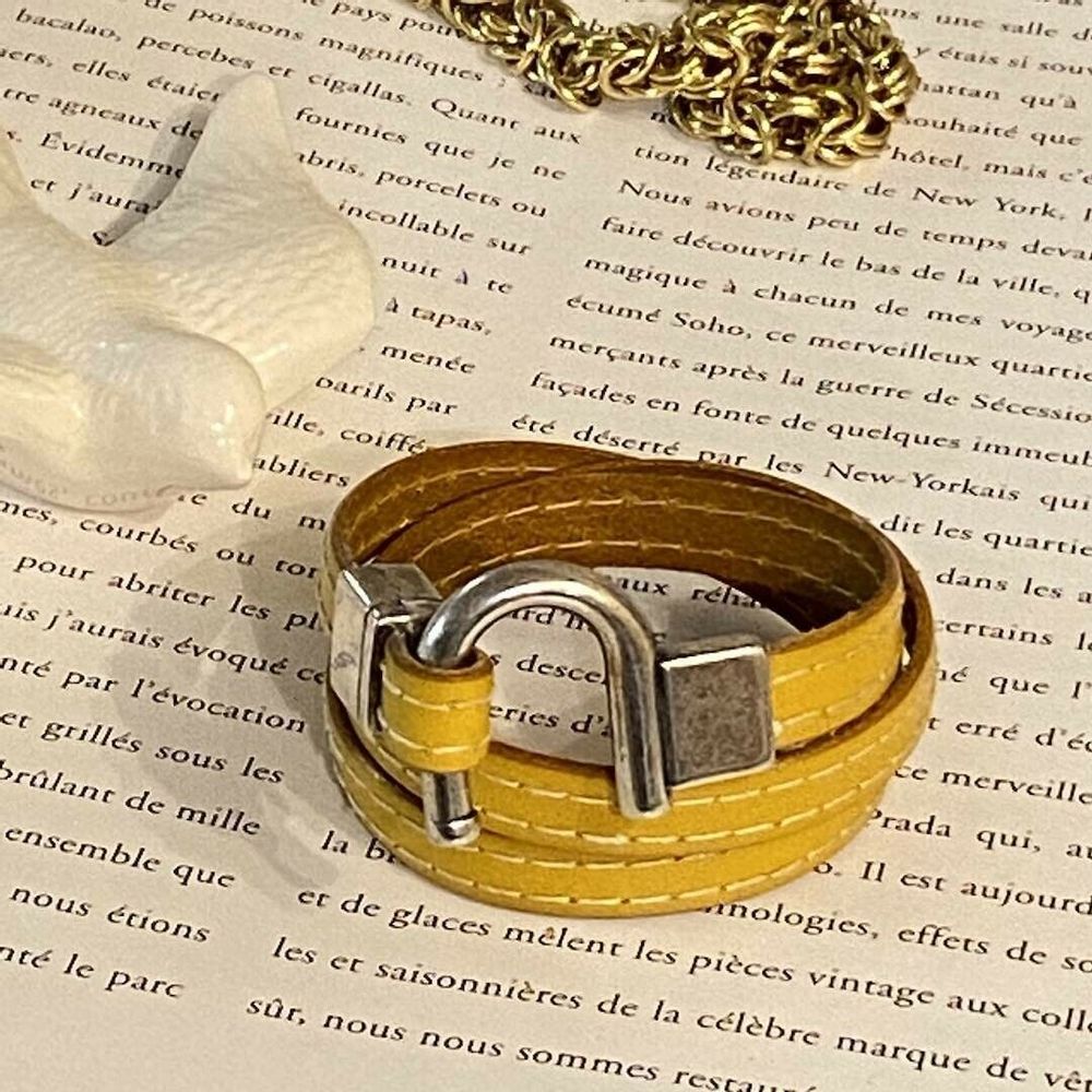 Bijoux - Bracelet en cuir moutarde - L'ATELIER DES CREATEURS