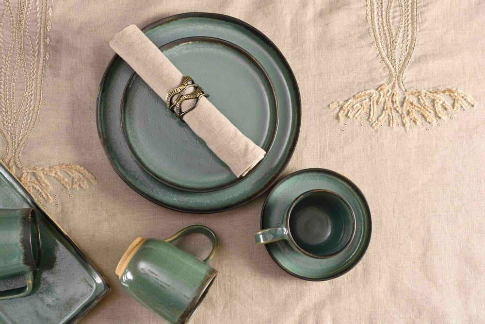 Objets design - Chemin de table, serviettes de table, porte-serviettes, sous-verres, dessous de plat, céramiques, planches à fromage, couteaux à fromage - STUDIO ABACA