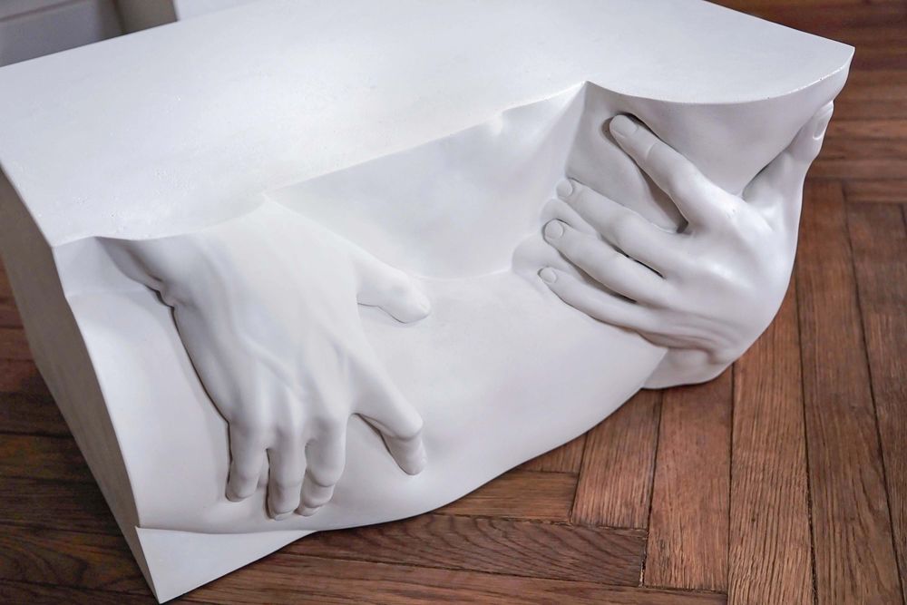 Sculptures, statuettes and miniatures - Frieze Coffee Table Sculpture - LO CONTEMPORARY