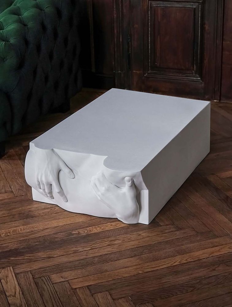 Sculptures, statuettes and miniatures - Frieze Coffee Table Sculpture - LO CONTEMPORARY