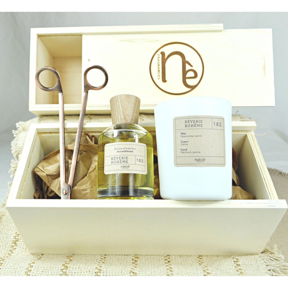 Coffrets et boîtes - COFFRET POUR NOEL BOUGIE+BRUME+COUPE MECHES - NATOÈ FRAGRANCES