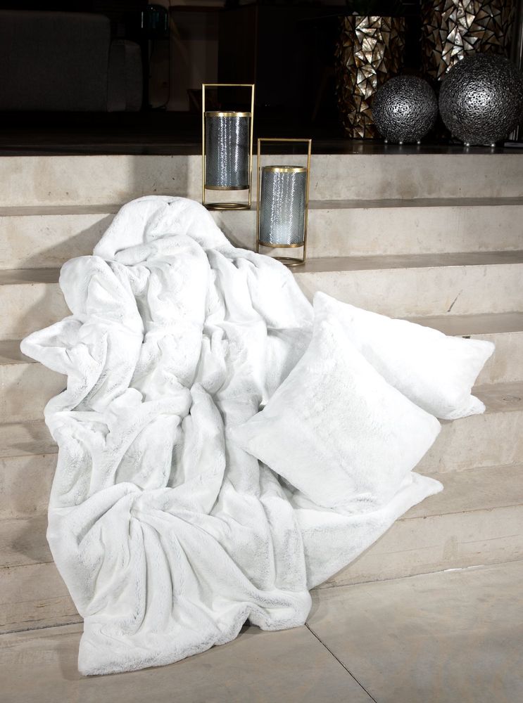 Couettes et oreillers  - Seal Silver Breeze - Plaid en fausse fourrure - DECKENKUNST MANUFAKTUR GERMANY