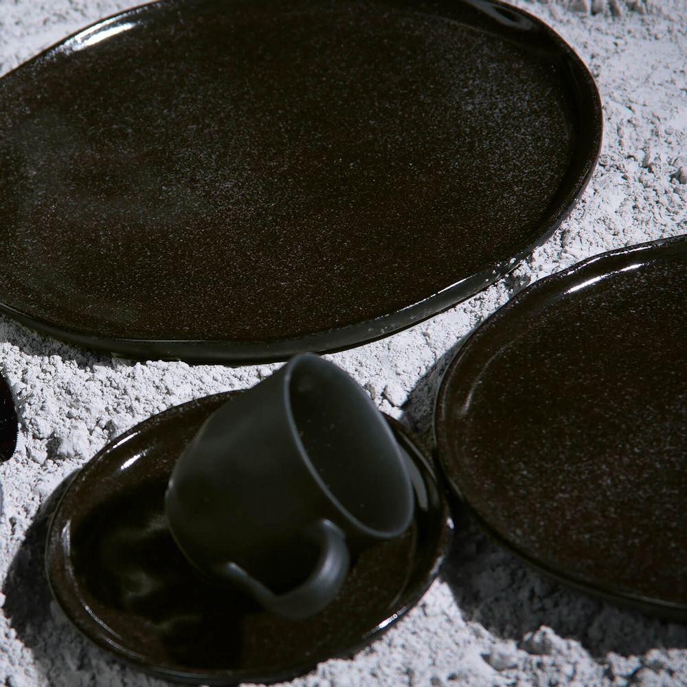 Everyday plates - BIO STONEWARE BLACK SAND DINNER PLATE - PORTO BRASIL CERÂMICA