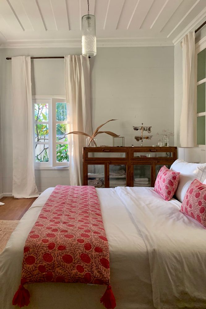 Bed linens - Ashna pink floral bed runner - TERRE AMBRÉE